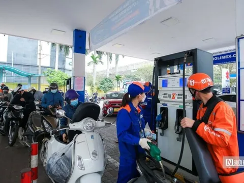 Giá xăng giảm hơn 1.000 đồng/lít từ ngày 1/4