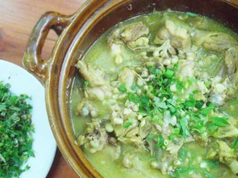 Món ngon cuối tuần: Gà nấu hành tăm vừa ngon vừa bổ