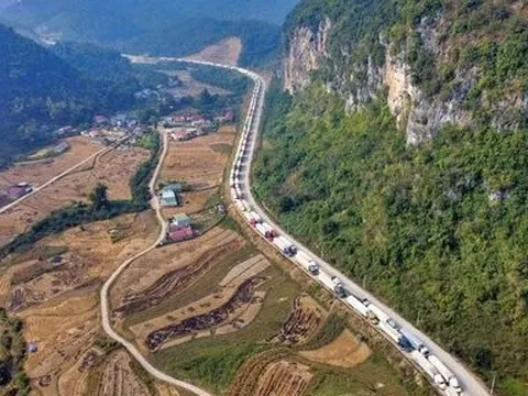 Chính ngạch và tiểu ngạch
