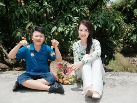 Á hậu Thuỵ Vân: "Tôi không tạo áp lực với con trai"