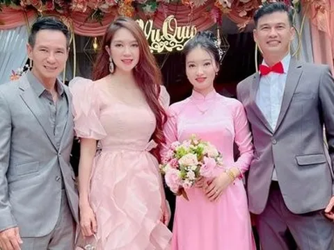 Tiết Cương lấy vợ ở tuổi U50, nhan sắc cô dâu gây bất ngờ
