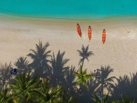World Travel Awards 2022 gọi tên Phú Quốc “Hòn đảo có thiên nhiên hấp dẫn hàng đầu thế giới”