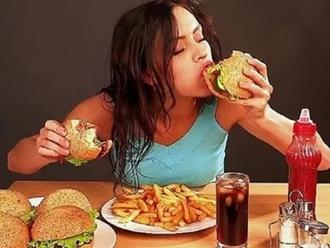 "Nhiều người cứ vô tư ăn thịt nhiều mà không biết đến những tác hại đáng sợ này"