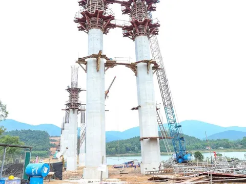 Cho dừng thi công cao tốc khi nhà thầu có dấu hiệu vi phạm về an toàn lao động