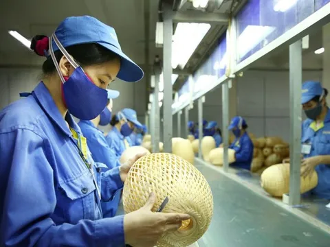 Bộ Tài chính tăng cường hỗ trợ pháp lý cho doanh nghiệp nhỏ và vừa