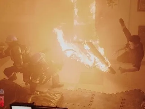 Hậu trường quay khắc nghiệt của Đi về phía lửa