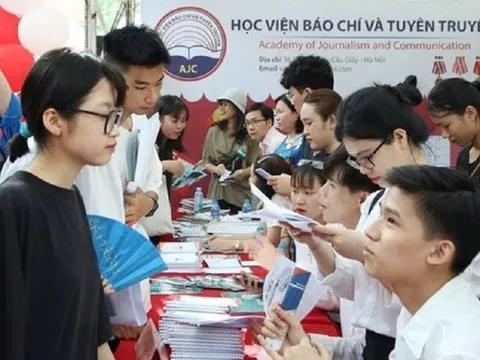 Bản tin 2/3: Học viện Báo chí và Tuyên truyền tuyển 2.400 chỉ tiêu năm 2024; 4 mẹ con nghi nhảy cầu Đông Trù được tìm thấy ở quê...