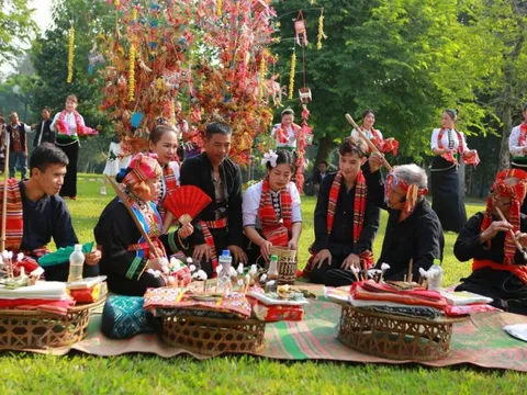 “Ngày hội hoa Ban” tại Làng Văn hóa - Du lịch các dân tộc Việt Nam