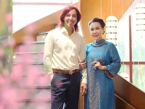 Toàn cảnh biệt thự 300 tỷ, hoành tráng như cung điện của danh hài Việt Hương