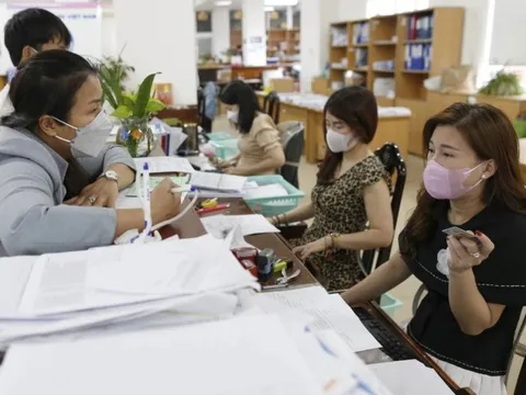 Bộ Nội vụ đang xây dựng bảng lương mới đối với công chức, viên chức