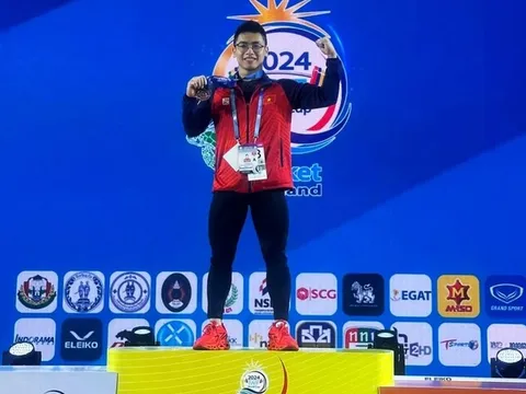 Cử tạ giành suất dự Olympic thứ 6 cho thể thao Việt Nam