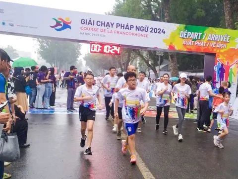 Hơn 1.800 người tham dự giải chạy quy mô lớn dành cho cộng đồng Pháp ngữ tại Việt Nam