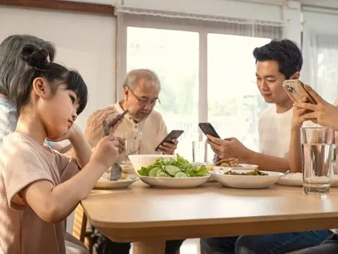 Khi internet là “kẻ thứ 3” phá hoại hạnh phúc gia đình