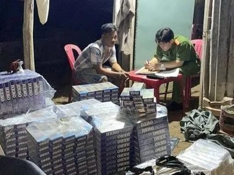 Kiên Giang: Tạm giữ 2 đối tượng vận chuyển 6.340 bao thuốc lá nhập lậu