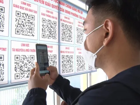 Từ 1/6, tất cả người Hà Nội thanh toán phí, lệ phí qua QR code tại bộ phận "một cửa"