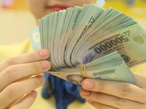 Cải cách tiền lương: Có thể sống bằng lương, bù trượt giá?