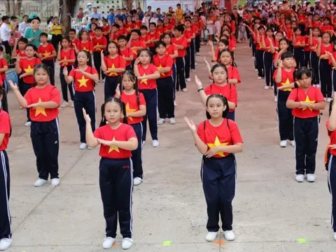 Ngày hội 'Thiếu nhi Việt Nam - Học tập tốt, rèn luyện chăm'