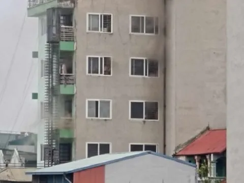 Cháy chung cư mini hàng chục phòng ở quận Thanh Xuân, Hà Nội