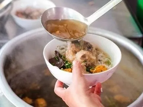 Kiểu ăn bún dễ gây bệnh, thay đổi ngay để tránh gặp họa