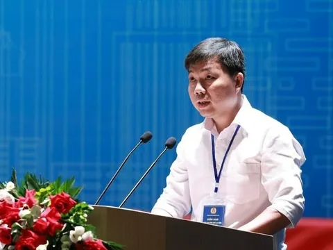 Để lao động không còn đến cơ quan đúng giờ để điểm danh rồi ăn sáng