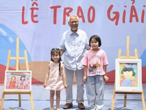 Trao giải cuộc thi vẽ tranh “sắc màu tuổi thơ” lần thứ nhất