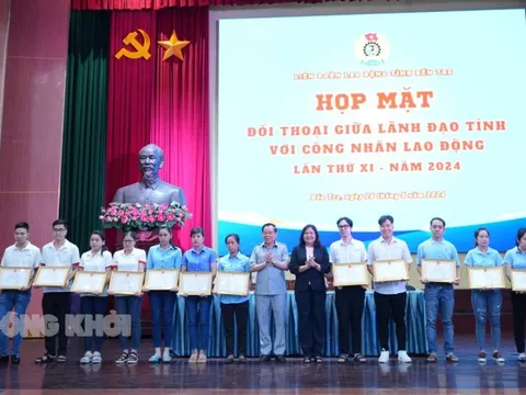 Lãnh đạo Bến Tre đối thoại với công nhân lao động