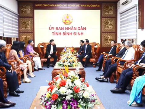 Tá»· phÃº ThÃ¡i Lan Peter Palanugool tham quan Äiá»m du lá»ch Ká»³ Co - Eo GiÃ³