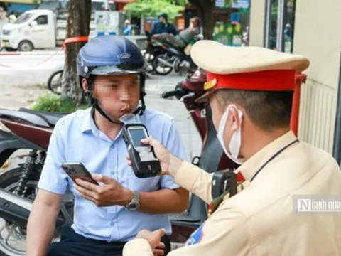 Bị xử lý nồng độ cồn, tài xế trình bày “mới đi sát khuẩn vòm họng”