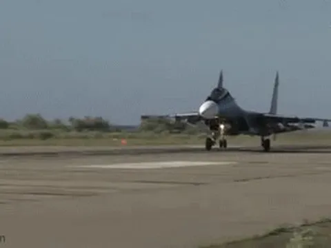 Tiêm kích Su-30SM Nga được nâng cấp mang tên lửa không đối không R-37M