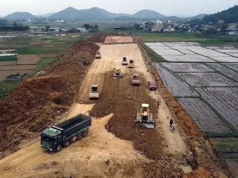 Thủ tướng chốt hạn bàn giao mặt bằng loạt dự án giao thông trọng điểm