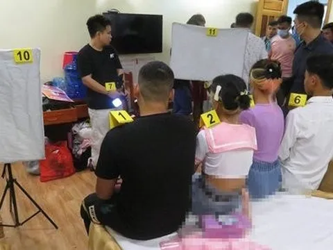 Bắt nhóm nam nữ quan hệ tình dục rồi phát trực tiếp trên mạng xã hội