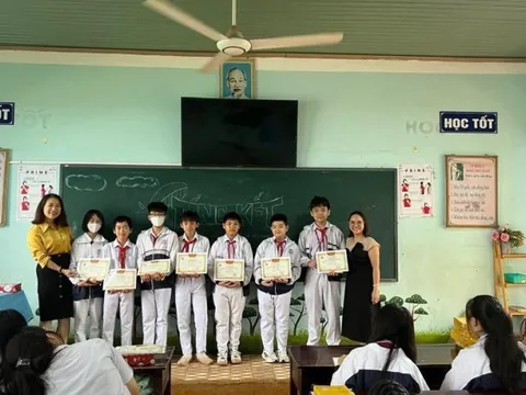 Hai chuyện buồn cuối năm học