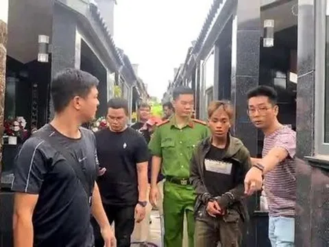 Bắt nhóm đối tượng vào nghĩa trang trộm cắp hàng loạt bình ắc quy