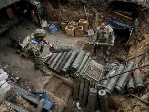 Quốc gia NATO cảnh báo tránh hành động "hấp tấp" khi vũ trang cho Ukraine