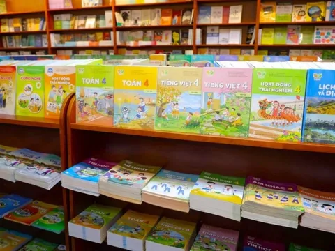 1.000 'Tủ SGK dùng chung' cho các trường vùng khó