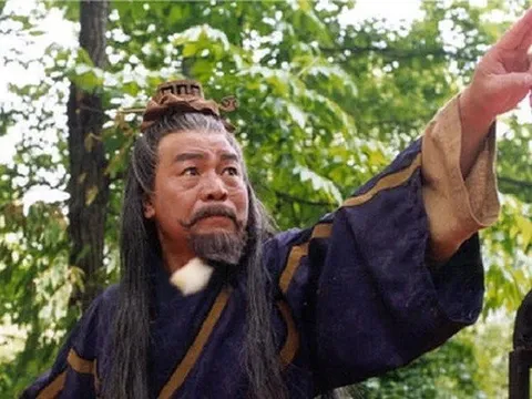 Kiếm hiệp Kim Dung: Tại sao Nhậm Ngã Hành có Quỳ Hoa Bảo Điển lại không luyện?