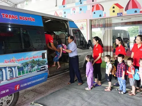 Cần quản lý chặt dịch vụ xe đưa đón học sinh