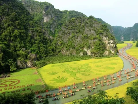 Khai mạc Tuần Du lịch 'Sắc vàng Tam Cốc - Tràng An'