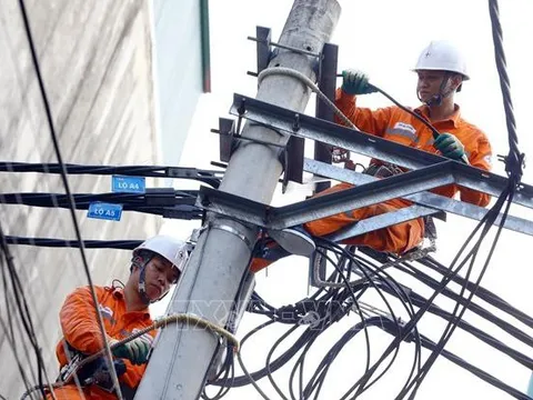 Nhu cầu sử dụng điện tăng cao, EVNHANOI quyết liệt thực hiện giải pháp bảo đảm cấp điện