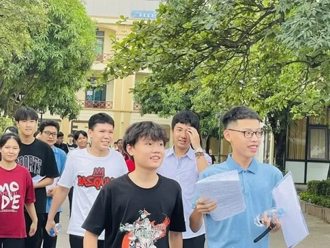 Nghệ An: Thí sinh than đề Toán thi tuyển sinh vào lớp 10 khó