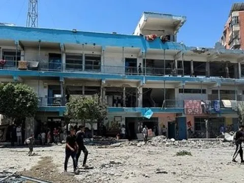 Israel không kích một trường học của Liên Hợp Quốc, hàng chục người thiệt mạng