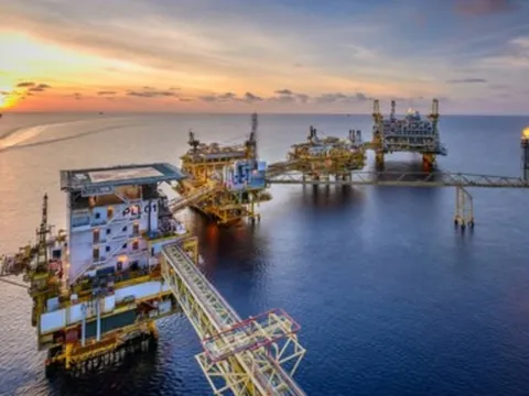 Giá dầu cho thấy nhu cầu suy yếu, nhưng không phải tại xe điện