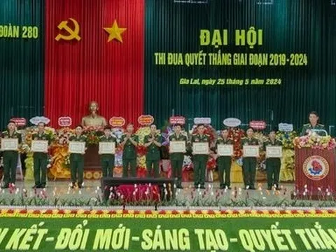Những người lính khoét núi, ngủ hầm