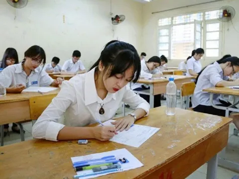 Oái oăm chuyện thi