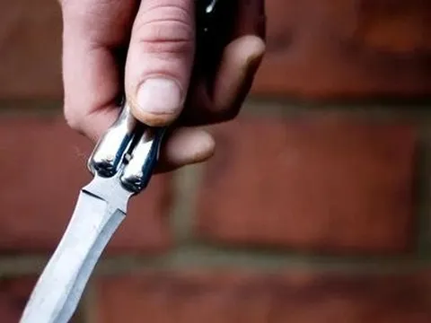 Án Tây-Luật Ta: Hình phạt nào cho nữ sinh 13 tuổi đâm dao tại trường học?