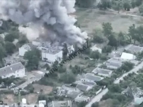 Nga pháo kích, không kích dữ dội, Ukraine mất dần quyền kiểm soát Chasovy Yar