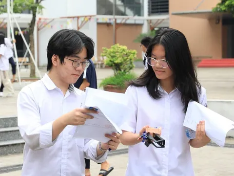 Gợi ý đáp án đề thi môn Toán lớp 10 Hà Nội năm 2024