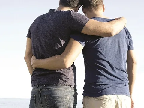 Học cách yêu thương và chấp nhận nhau