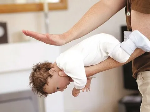 Sặc sữa ở trẻ sơ sinh