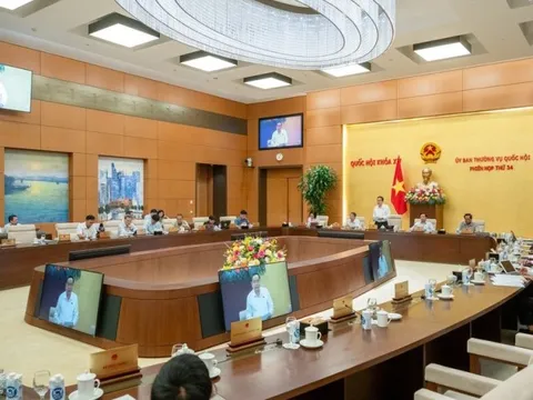 Bế mạc phiên họp thứ 34 của Ủy ban Thường vụ Quốc hội